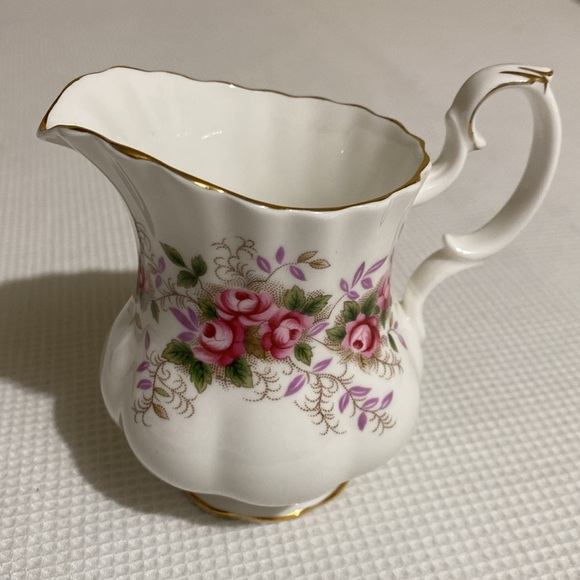 Royal Albert Lavender Rose Cream Jug & Sugar Bowl Set Bone China - Picture 3 of 12